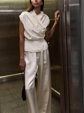 Load image into Gallery viewer, Harris Tapper Chaimberlain Top - Ivory

