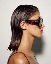 Load image into Gallery viewer, Banbé The Amelia - Dark Havana Tort-Dark Yellow Hyde Boutique
