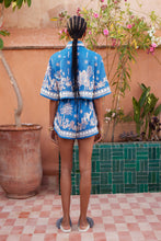 Load image into Gallery viewer, Alémais Acacia Cropped Shirt - Blue
