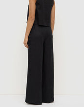 Load image into Gallery viewer, Assembly Label Everyday Linen Pant - Black
