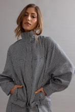 Load image into Gallery viewer, Caitlin Crisp Rover Jacket - Ink/White Gingham
