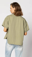 Load image into Gallery viewer, Drama The Label Over The Top Jacket - Khaki
