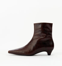Load image into Gallery viewer, Alias Mae Tabitha Boot - Choc Oily Crinkle Leather Hyde Boutique
