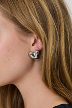 Load image into Gallery viewer, Remain Belle Earrings - Silver
