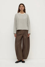 Load image into Gallery viewer, Assembly Label Malone Stripe Wide Sleeve - Cream/Black
