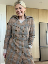 Load image into Gallery viewer, Jordan Elli Brentwood Trench Coat - Camel Check Hyde Boutique
