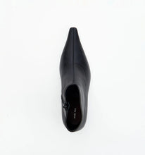 Load image into Gallery viewer, Alias Mae Gemma Boot - Black Stretch Leather Hyde Boutique
