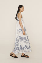 Load image into Gallery viewer, ALÉMAIS HAZEL SMOCKED EMBROIDERED MIDI DRESS (WHITE) Hyde Boutique
