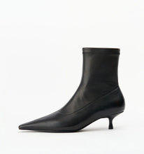 Load image into Gallery viewer, Alias Mae Gemma Boot - Black Stretch Leather Hyde Boutique
