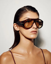Load image into Gallery viewer, Banbé The Amelia - Dark Havana Tort-Dark Yellow Hyde Boutique
