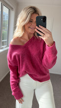 Load image into Gallery viewer, Drama The Label Rosalind Jumper - Carnation Hyde Boutique
