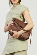 Load image into Gallery viewer, SABEN Frankie Shoulder Bag - Umber
