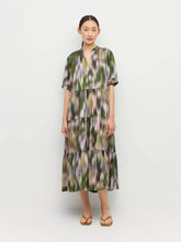 Load image into Gallery viewer, Juliette Hogan Eternal Tunic - Hydrangea Haze Cotton Flurry
