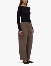 Load image into Gallery viewer, Assembly Label Lola Barrel Pant - Bark
