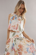 Load image into Gallery viewer, Caitlin Crisp Capri Skirt - Tea Party Floral Hyde Boutique
