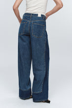 Load image into Gallery viewer, Marle Border Jean - Washed Indigo Hyde Boutique
