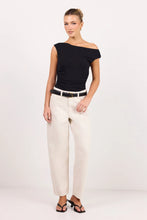 Load image into Gallery viewer, Stories be Told Tradition Stretch Soft Barrel Jeans - Ecru
