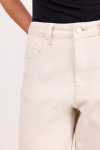 Load image into Gallery viewer, Stories be Told Tradition Stretch Soft Barrel Jeans - Ecru

