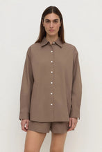 Load image into Gallery viewer, Assembly Label Micha Poplin L/S Shirt - Dark Sand
