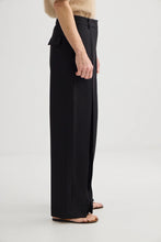 Load image into Gallery viewer, Laing Invert Pleat Trouser - Black
