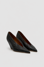 Load image into Gallery viewer, Rhys Croc Pump - Black l Hyde Boutique
