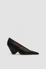 Load image into Gallery viewer, Rhys Croc Pump - Black l Hyde Boutique

