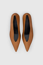 Load image into Gallery viewer, Rhys Pump - Tan Hyde Boutique
