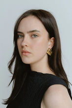 Load image into Gallery viewer, Castel &amp; Co Callie Earrings - Gold
