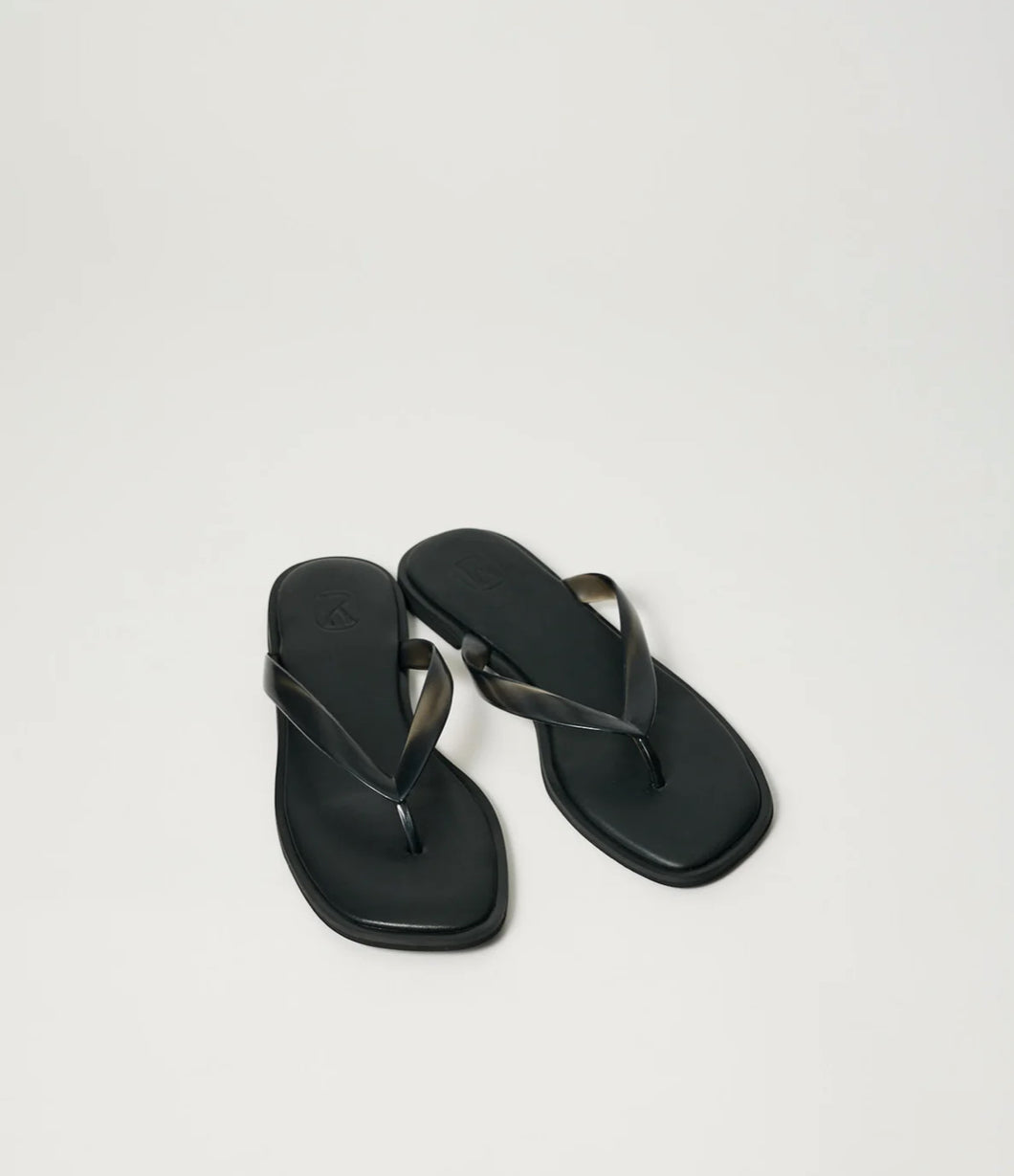 Remain Jello Thong - Black