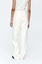 Load image into Gallery viewer, Marle Relaxed Jean - Ivory  Hyde Boutique   
