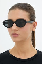 Load image into Gallery viewer, Gucci GG2207S Sunglasses - Black Sunglasses Gucci
