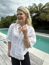 Load image into Gallery viewer, Ivy + Jack Polished Linen High Neck Pleat Reversible Sleeve Top - White Hyde Boutique
