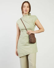 Load image into Gallery viewer, SABEN Nikko Pocket Phone Sling - Umber Bubble
