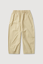 Load image into Gallery viewer, Assembly Label Lola Barrel Pant - Tan
