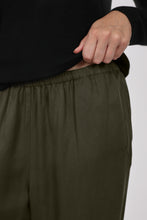 Load image into Gallery viewer, Marlow Eclipse Wide Leg Pant - Spruce Hyde Boutique
