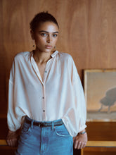 Load image into Gallery viewer, Mahsa Everyday Blouse - Blush Hyde Boutique
