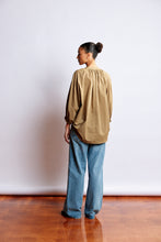 Load image into Gallery viewer, Mahsa Everyday Blouse - Kelp Hyde Boutique
