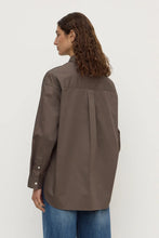 Load image into Gallery viewer, Assembly Label Marigold Poplin Long Sleeve Shirt - Bark
