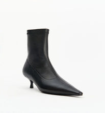 Load image into Gallery viewer, Alias Mae Gemma Boot - Black Stretch Leather Hyde Boutique
