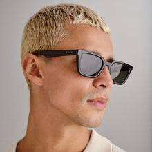 Load image into Gallery viewer, Gucci GG1539S Sunglasses - Black Sunglasses Gucci

