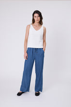Load image into Gallery viewer, Marlow Fresco Pant - Mid Wash
