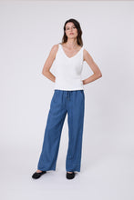 Load image into Gallery viewer, Marlow Fresco Pant - Mid Wash
