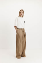 Load image into Gallery viewer, Harris Tapper Beaded Orchid T- Shirt - White Hyde Boutique
