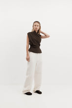 Load image into Gallery viewer, Harris Tapper Chaimberlain Top - Cacao
