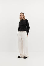 Load image into Gallery viewer, Harris Tapper Long Sleeve Chaimberlain Top - Black
