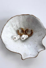 Load image into Gallery viewer, Castel &amp; Co Pearl Earrings - Gold Hyde Boutique
