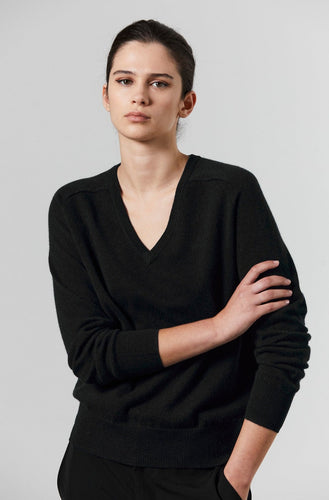 Laing Amy Cashmere V-Neck - Black  Hyde Boutique   