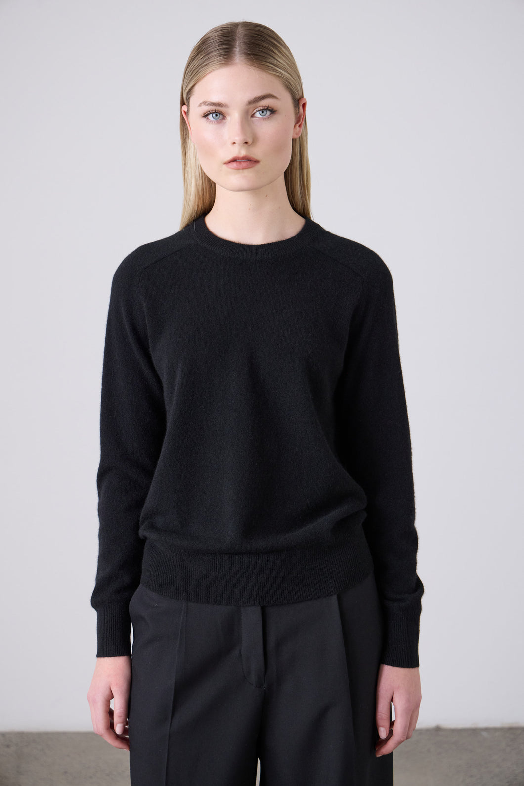 Laing Sam Cashmere Crew - Black Hyde Boutique