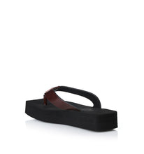 Load image into Gallery viewer, Alias Mae Maggie - Walnut Wax
