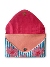 Load image into Gallery viewer, Dark Hampton Petite Fleur Beaded Bag Hyde Boutique
